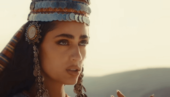 Zeyne in her Asli Ana Music Video, Dabkeh, Thobe, Sunset